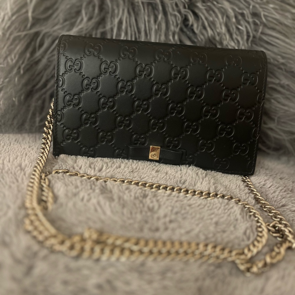 Gucci Black and Gold Textured Leather Clutch